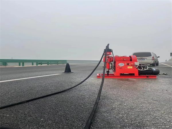 海兴马路路基路面开裂下沉注浆加固灌浆